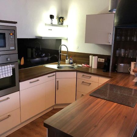 Modernes Und Gemuetliches Appartment Mit Terrasse, Stadtnah 라벤스부르크 외부 사진