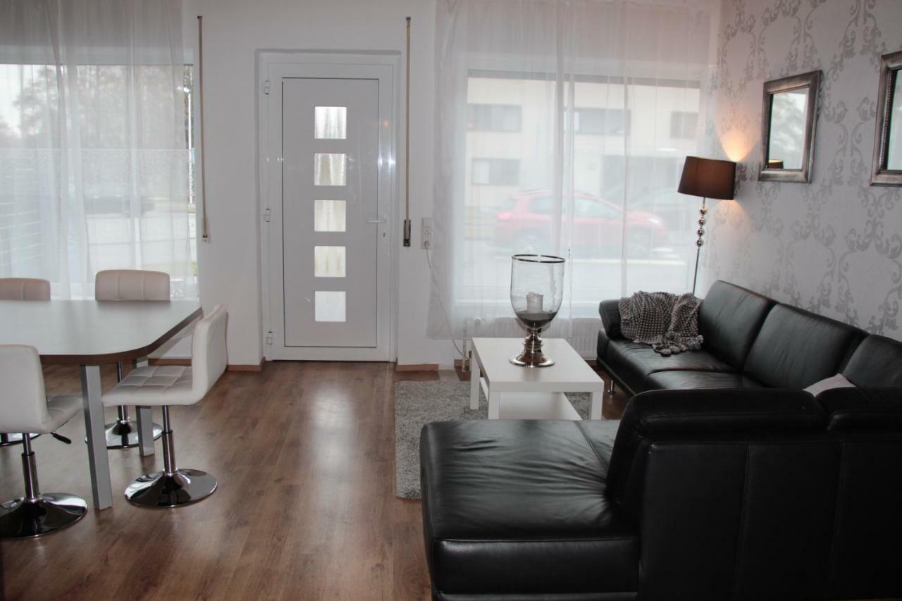 Modernes Und Gemuetliches Appartment Mit Terrasse, Stadtnah 라벤스부르크 외부 사진