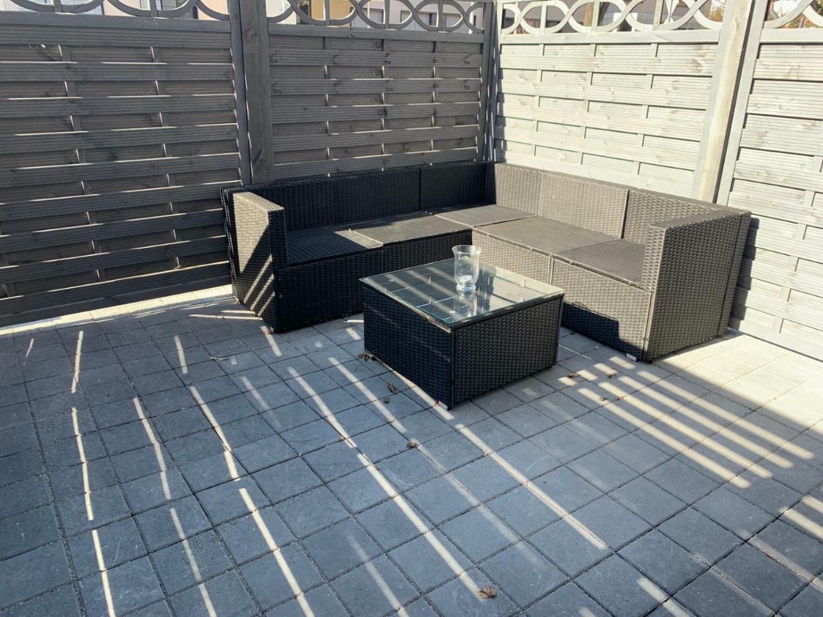 Modernes Und Gemuetliches Appartment Mit Terrasse, Stadtnah 라벤스부르크 외부 사진