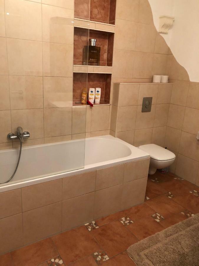 Modernes Und Gemuetliches Appartment Mit Terrasse, Stadtnah 라벤스부르크 외부 사진