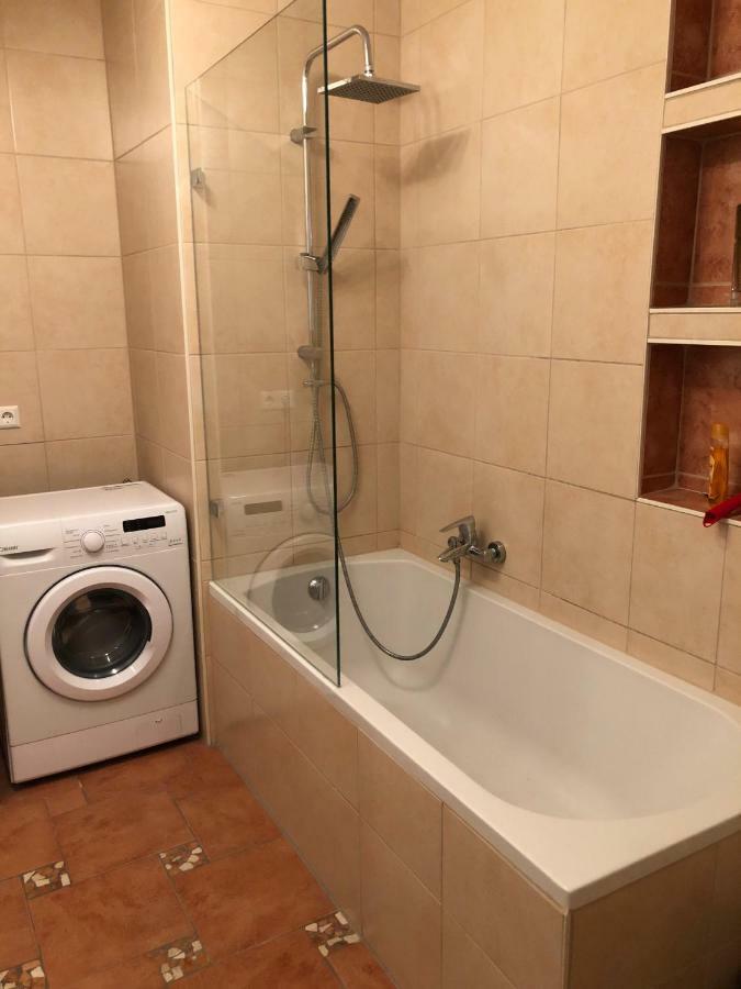 Modernes Und Gemuetliches Appartment Mit Terrasse, Stadtnah 라벤스부르크 외부 사진